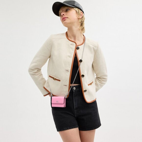 🥰 Coach Essential Half Flap Card Case - Picture 2 of 10